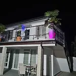 Apartman Al Mare-villa Z Basenem I Klimatyzacja W Cenie Pobytu